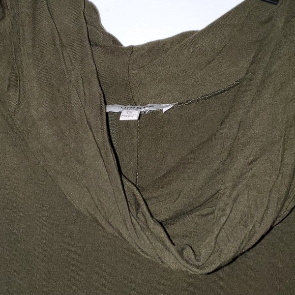 Sleeveless turtle neck dress - Picture 3 of 3